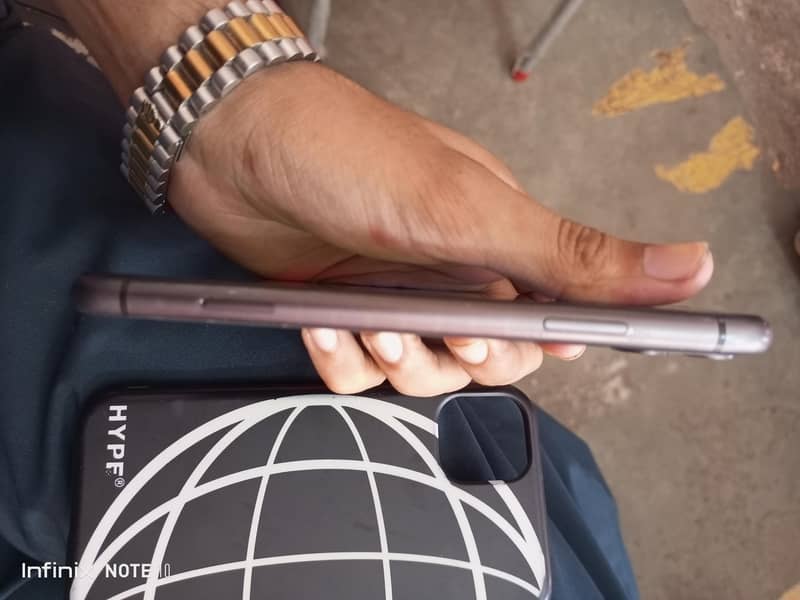 Apple iPhone 11 2