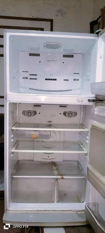 Samsung refrigerator in urgent sale
