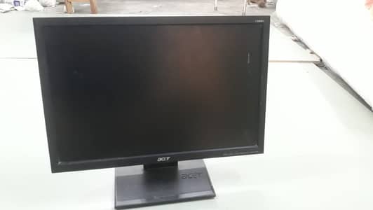 Good condition lcd  contact wathsapp number 03032210073