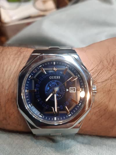 ORIGINAL GUESS WATCH FOR GENTS, MINT CONDITION WITH BOX