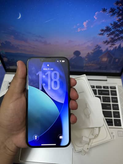 Apple iPhone 13