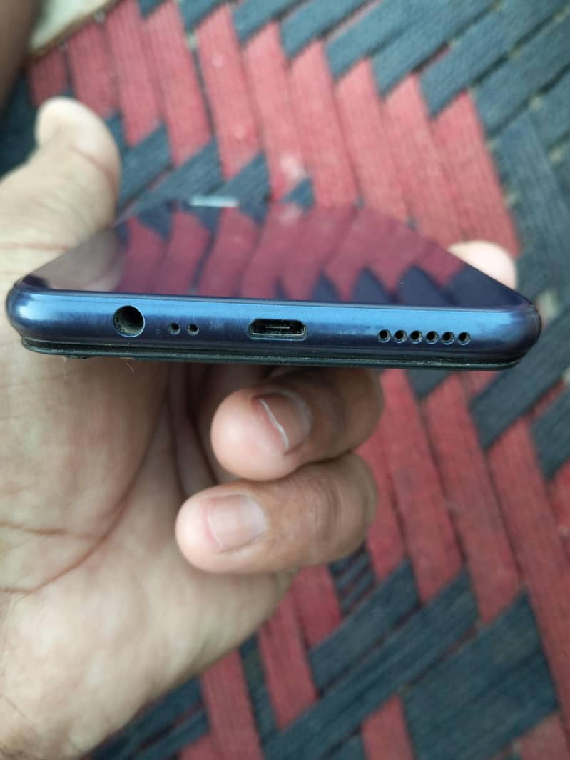 OPPO A3s 4
