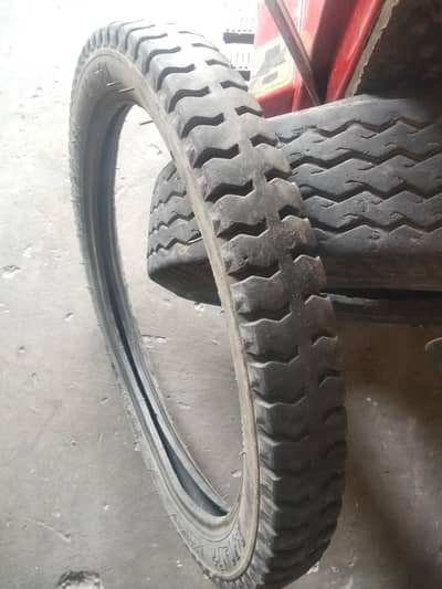 Used tyre for sell Siz 2 50 17 8 pr