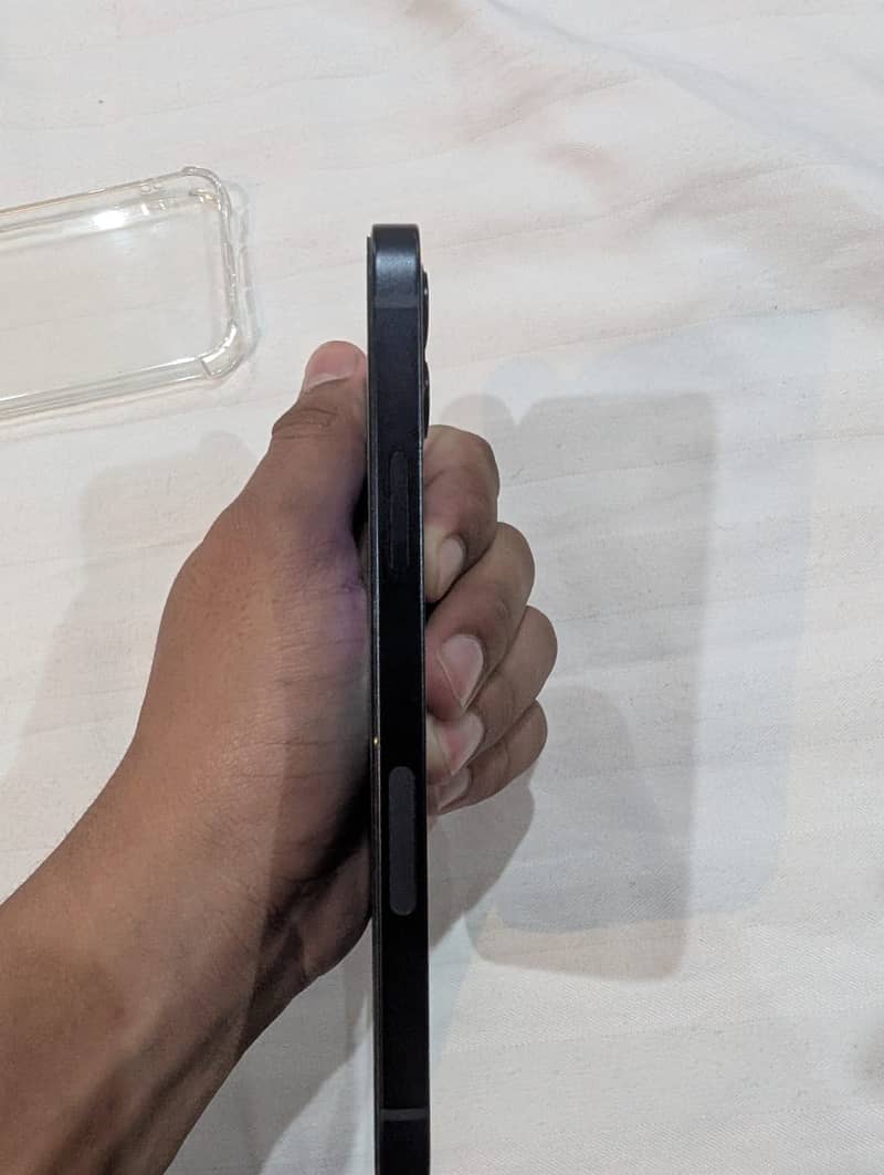 Apple iPhone 12 3