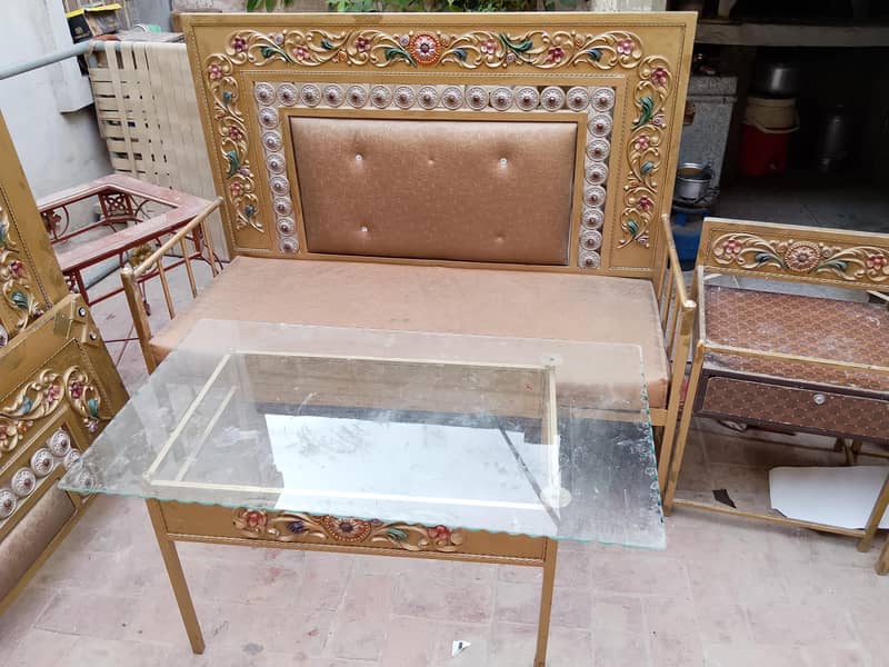 complete bed set with dressing 3