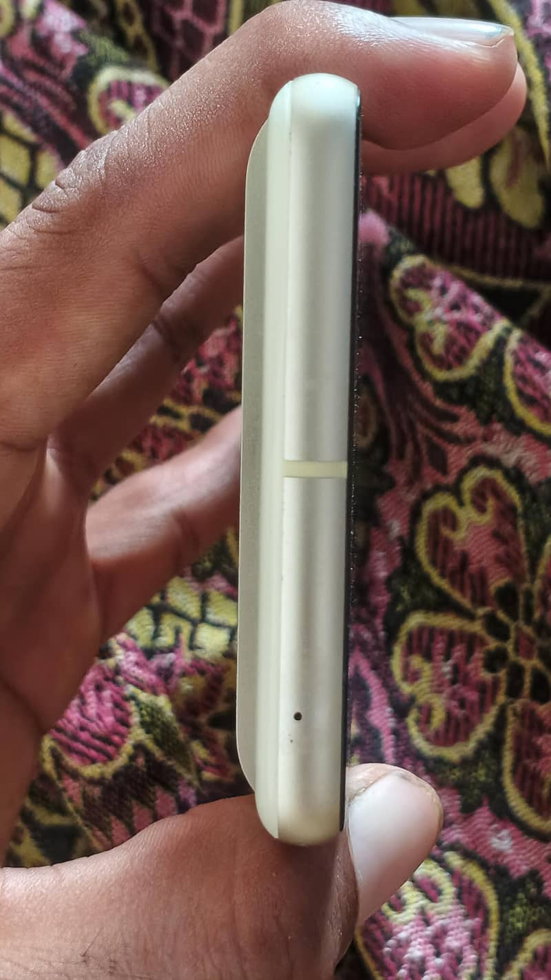 Google Pixel 7 4