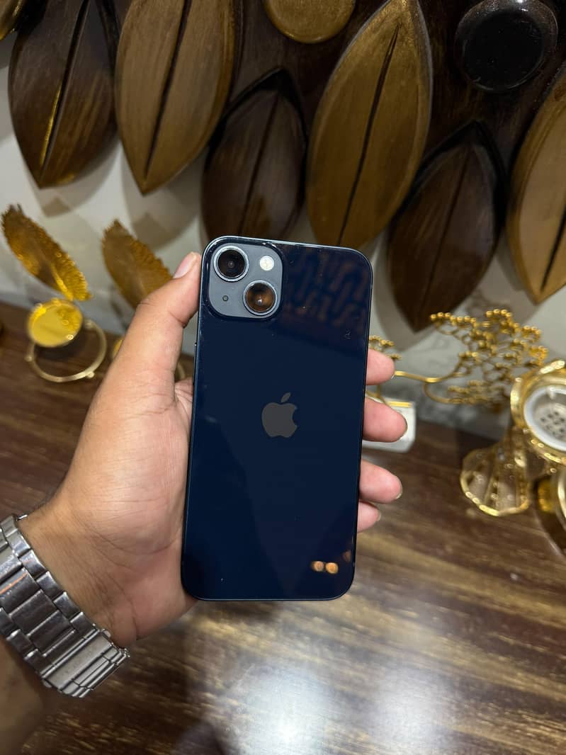 iPhone 13 0