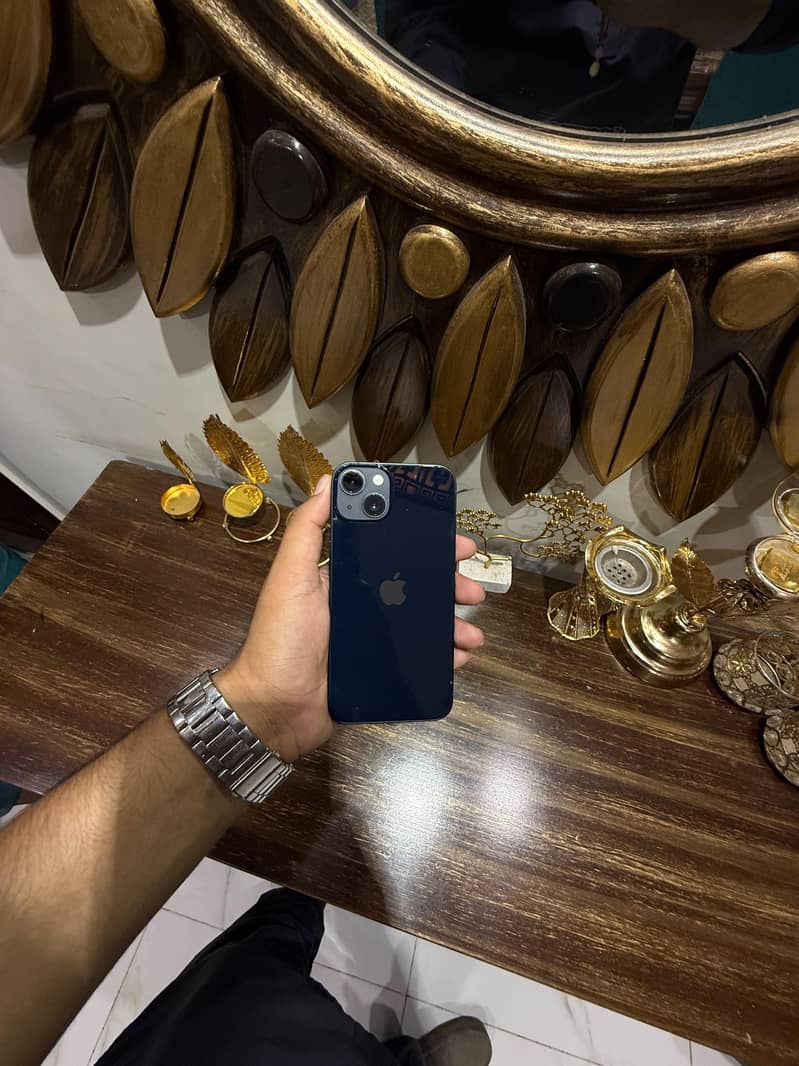 iPhone 13 3