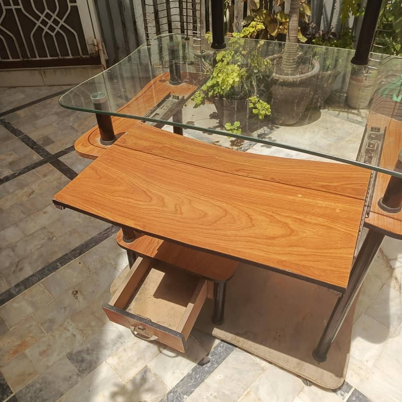 Computer Table 1