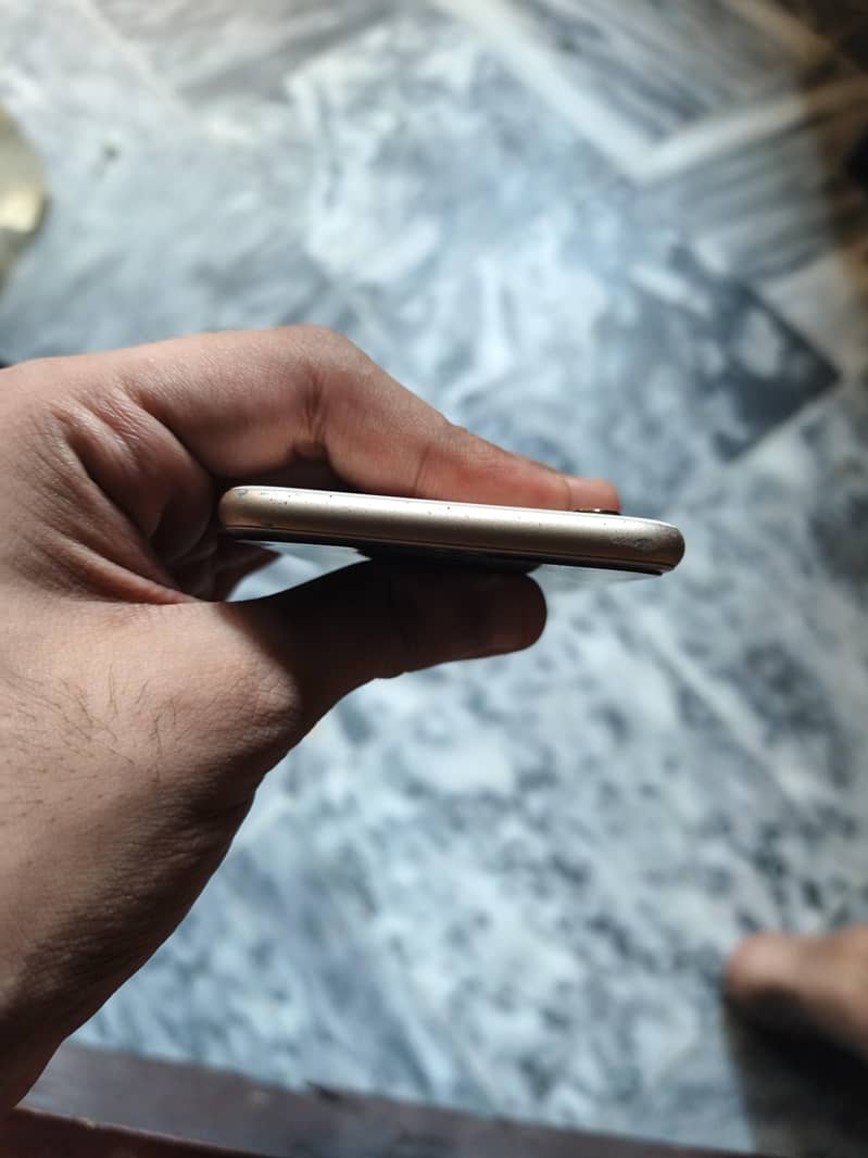 Apple iPhone 6 4