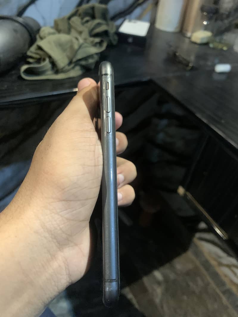 iPhone 11 2