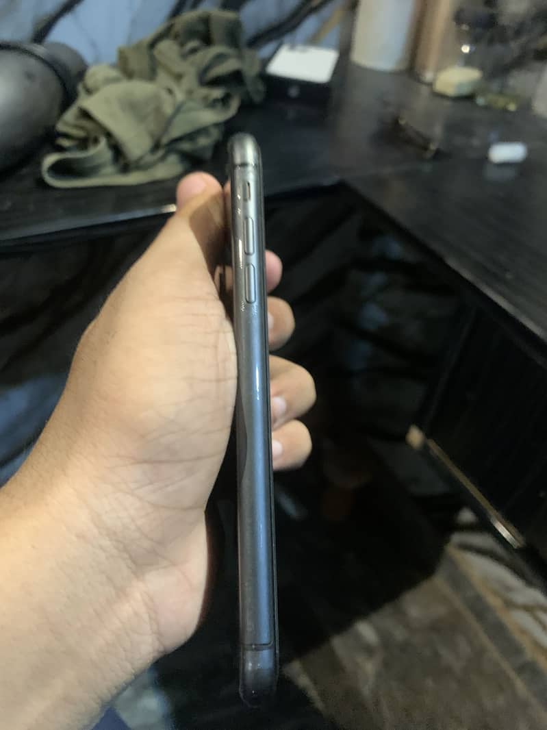 iPhone 11 7