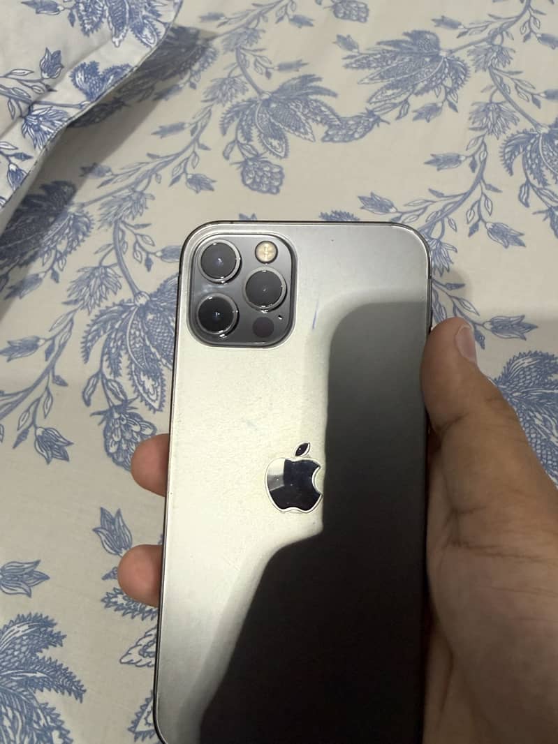 Apple iPhone 12 Pro 4