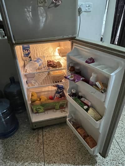 Double door (Top freezer, bottom refrigerator compartment)