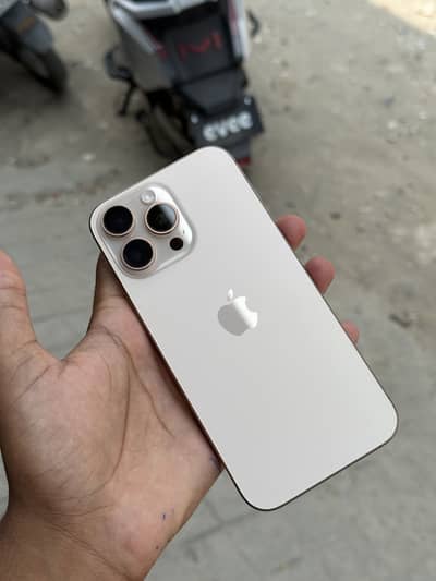 Apple iPhone 16 Pro Max