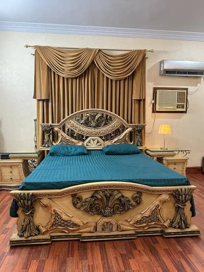 King Size Bedroom Set – Premium Solid Wood – Good Condition