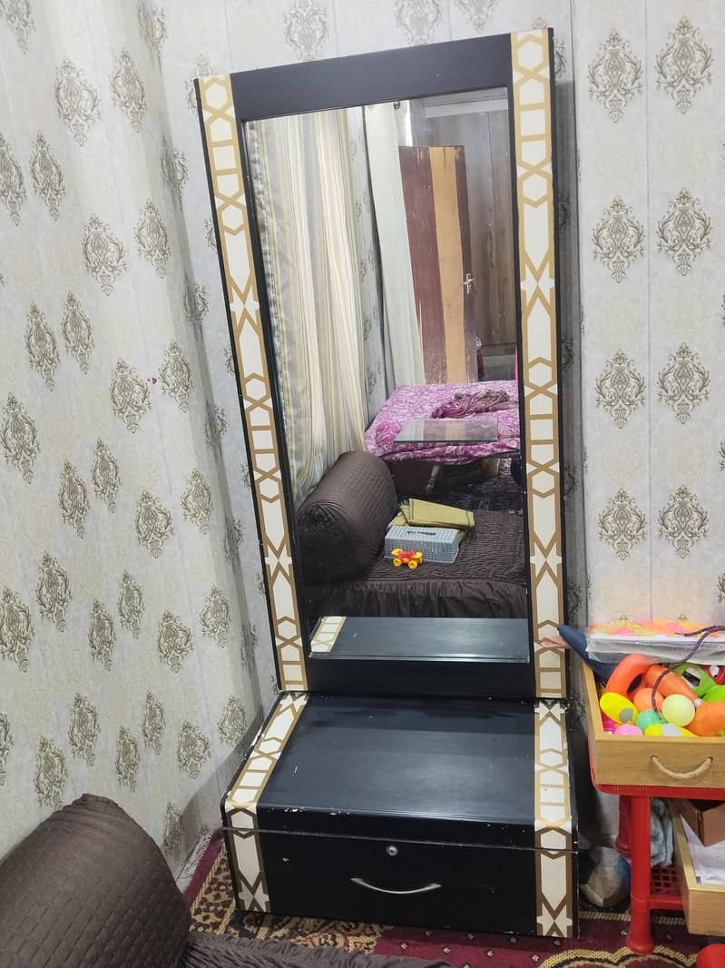 dressing table 0