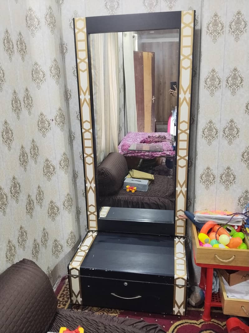 dressing table 1