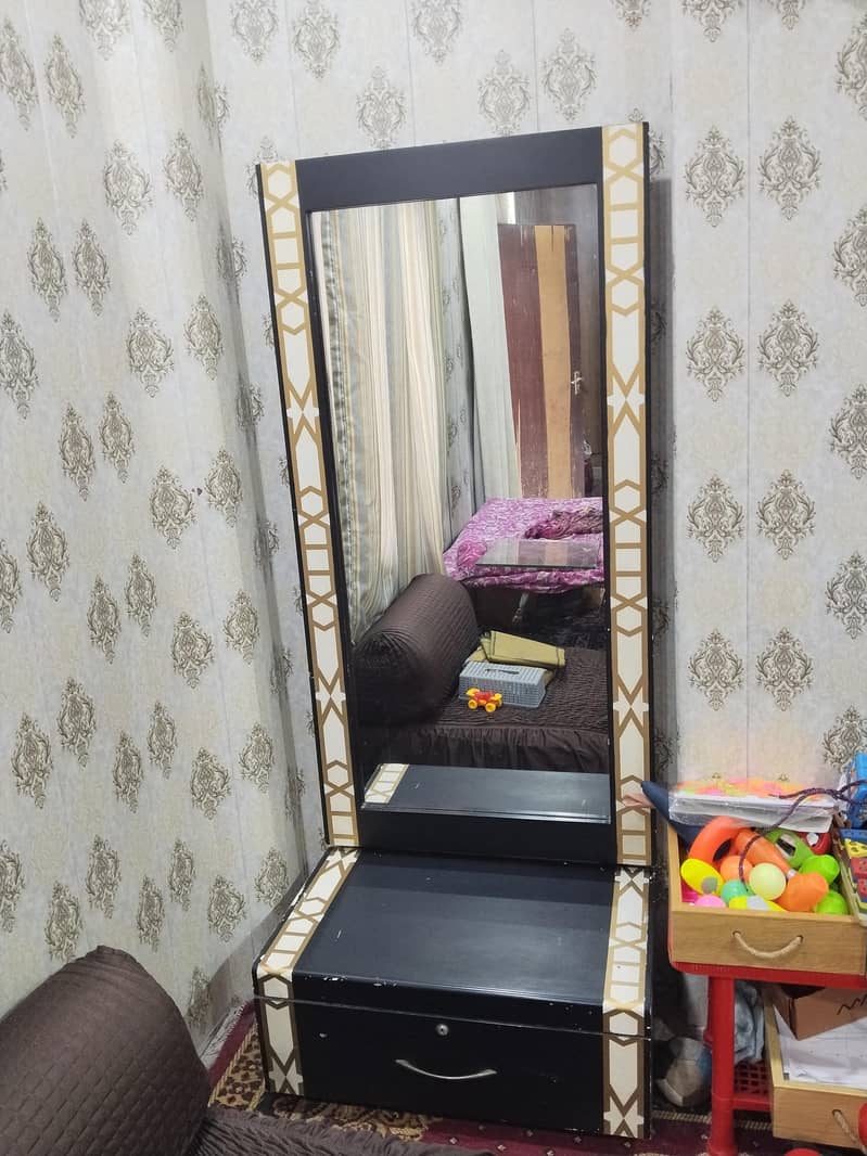 dressing table 2