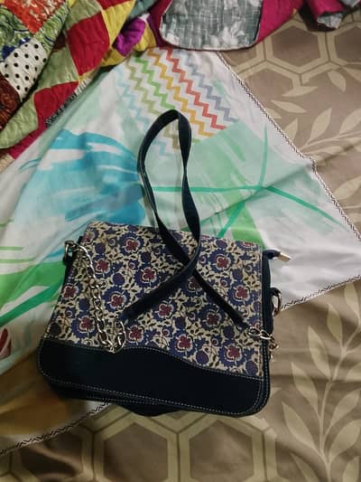 Ladies flap shoulder bag