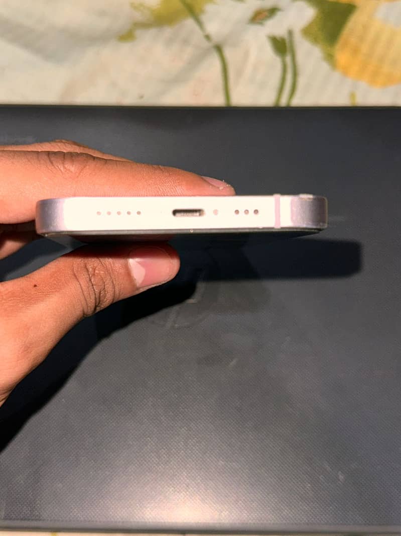 Apple iPhone 14 3