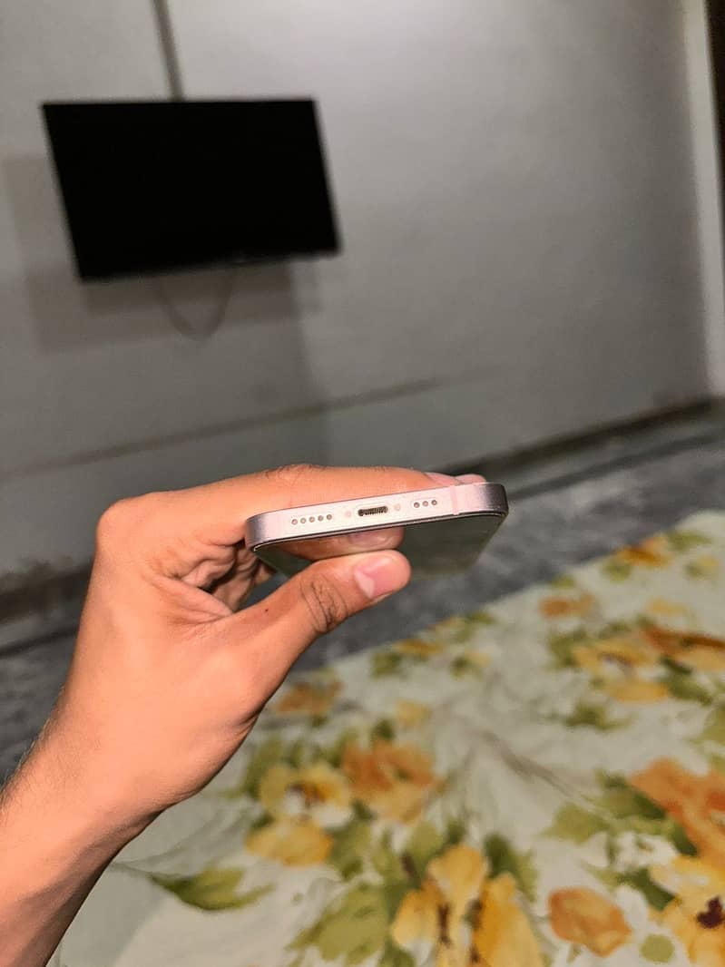 Apple iPhone 14 5