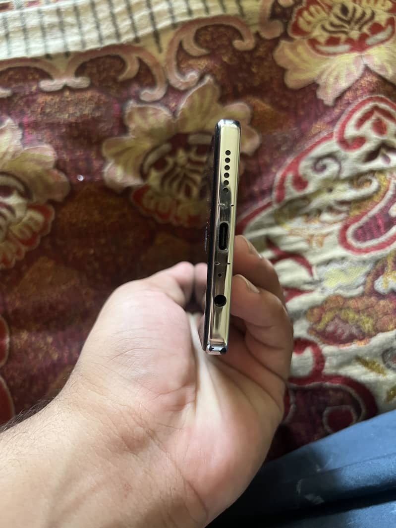 Tecno CAMON 30 1
