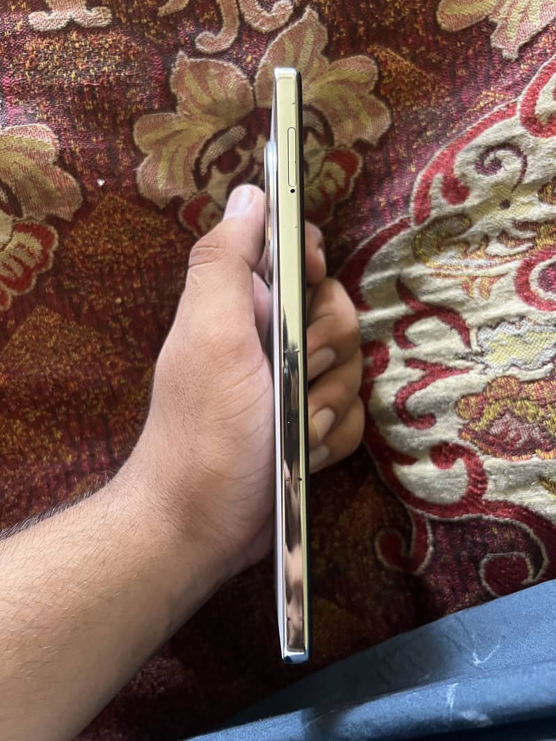 Tecno CAMON 30 2
