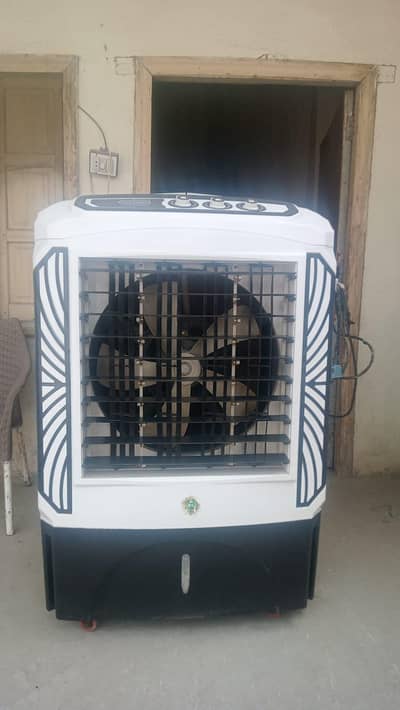 AIR COOLER FOR SALE WITH ICE BOX FULL BIG SIZE CONDITION 10/10