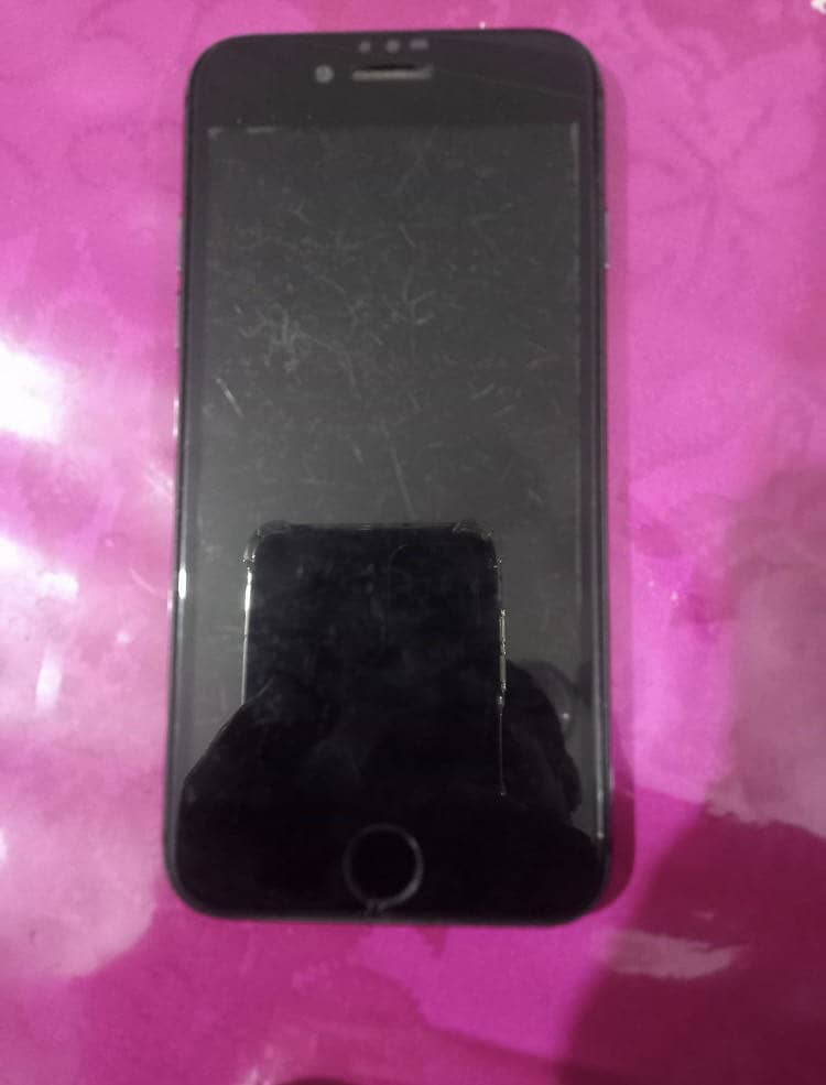 Apple iPhone 8 1
