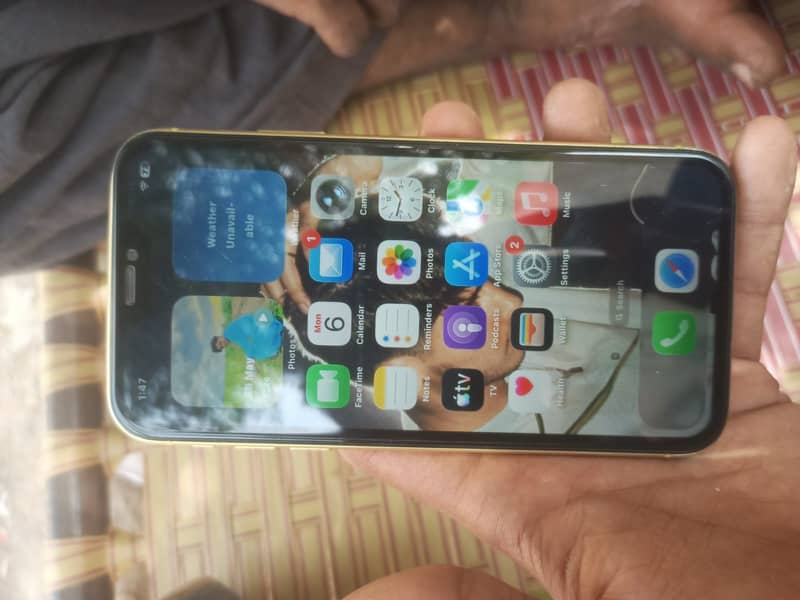 Apple iPhone 11 7