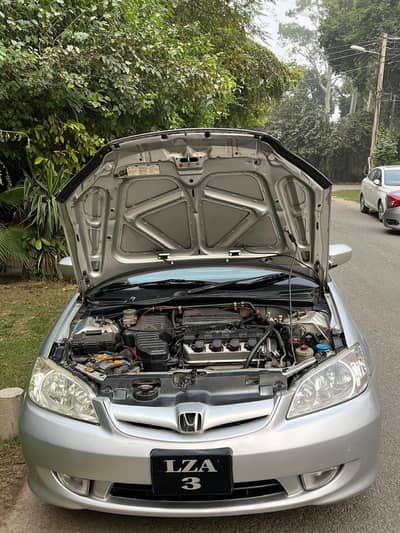 Honda Civic Oriel 2004