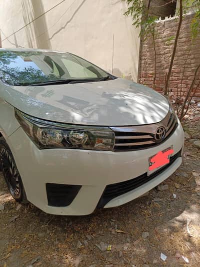 Toyota Corolla GLI 2015 Full Geniun just 2 minor spary
