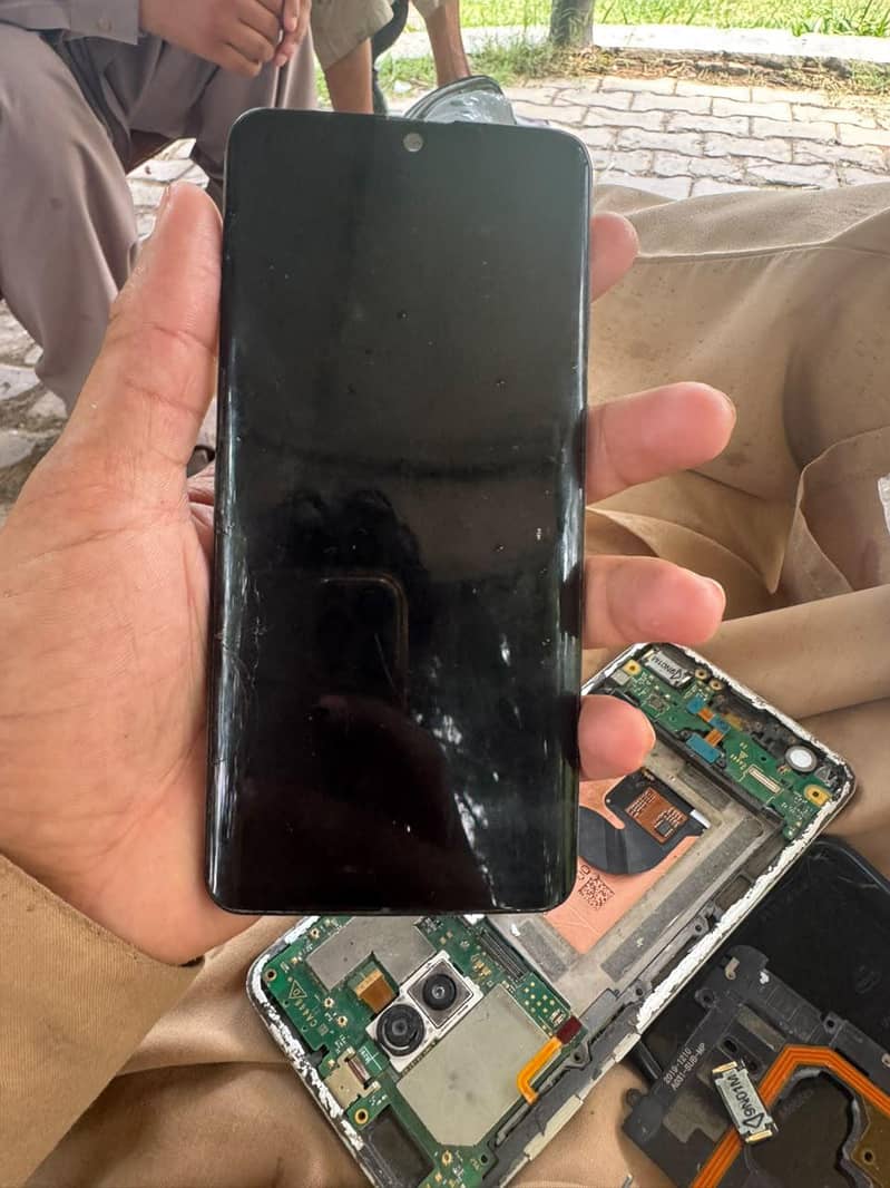 Sharp Aquos Zero 2 1