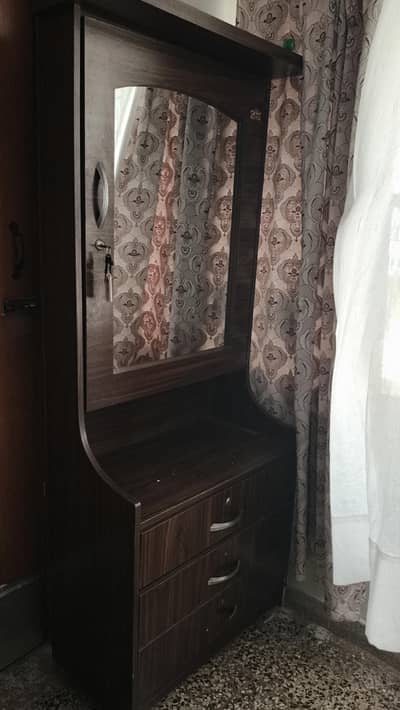 dressing table