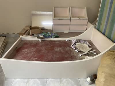 2 single beds 2 side table 1 dressing