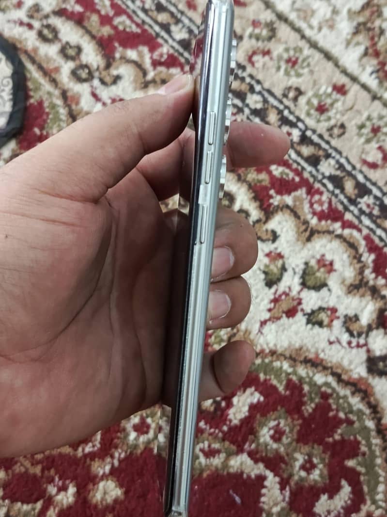 Tecno CAMON 40 Pro 1