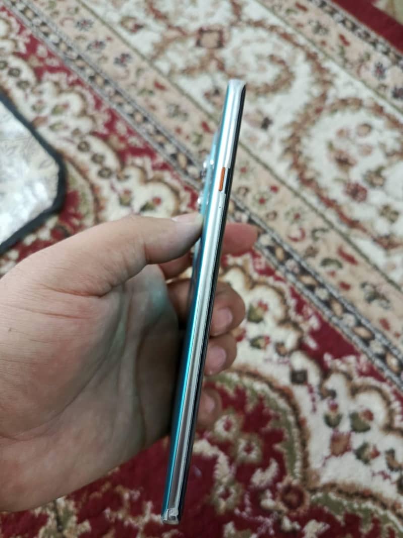 Tecno CAMON 40 Pro 4