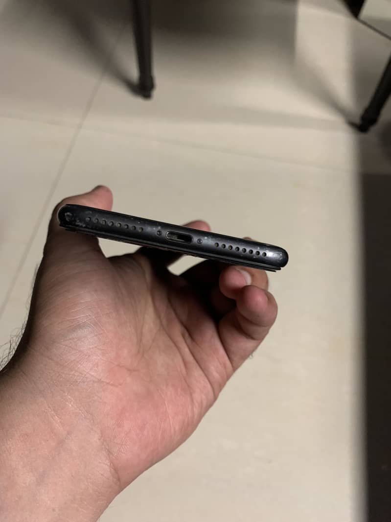 Apple iPhone 8 Plus 1