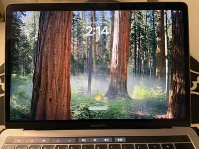 Macbook pro 2018 8/256 (Urgent sale)