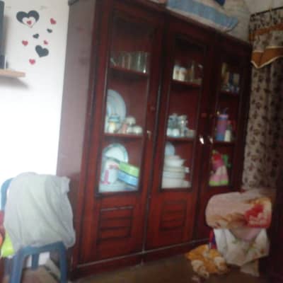 divider and almari 3 door excellent condition urjent sale
