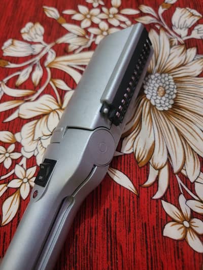 Conair 110-220V 2" Extra Wide Plates Ceramic Hair Straightener