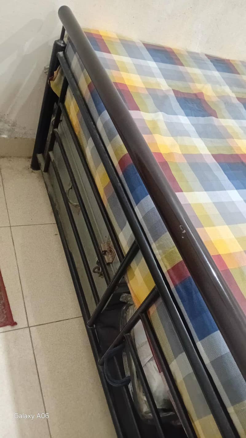Rod iron solid bed 2
