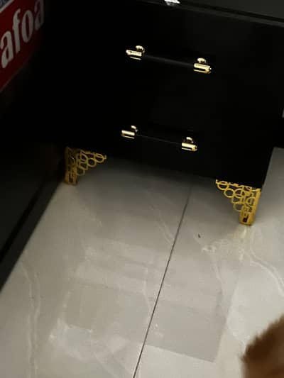 Bed almari side table dressing