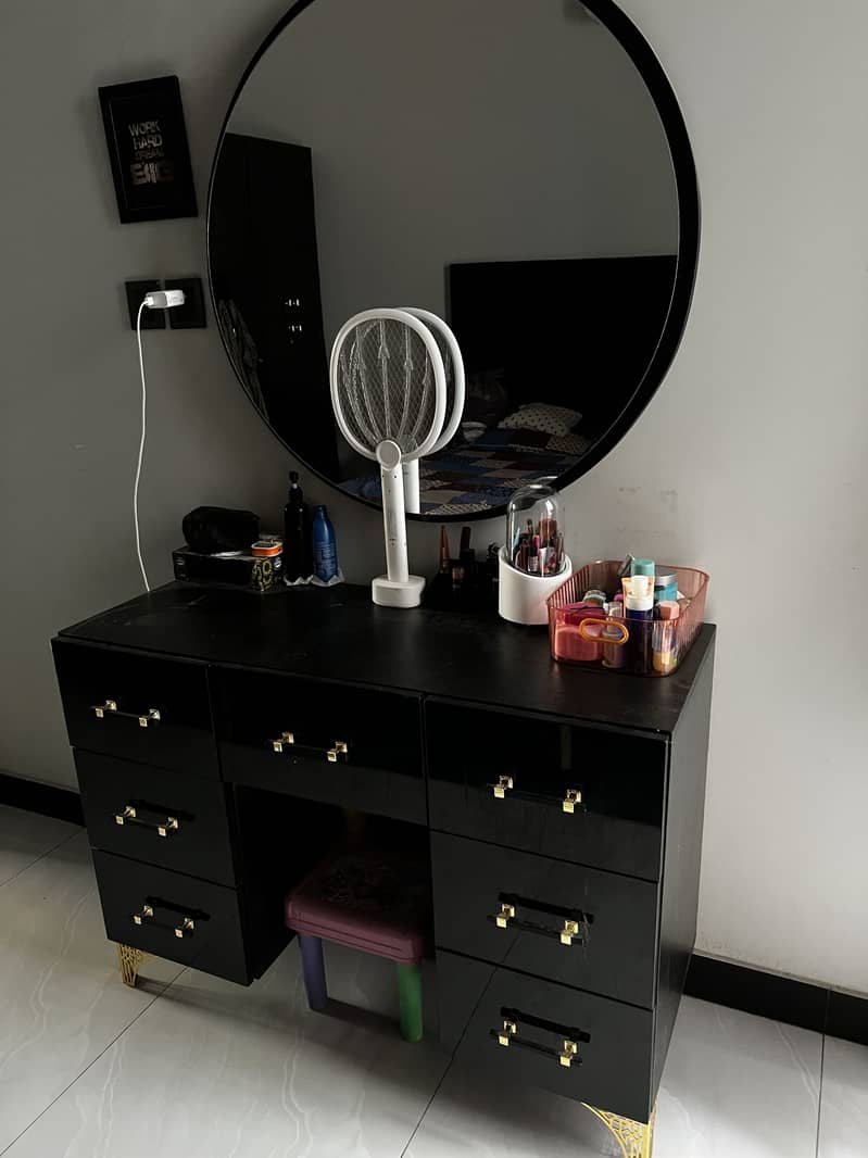 Bed almari side table dressing 2