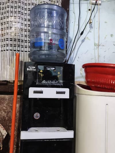 Water dispancer