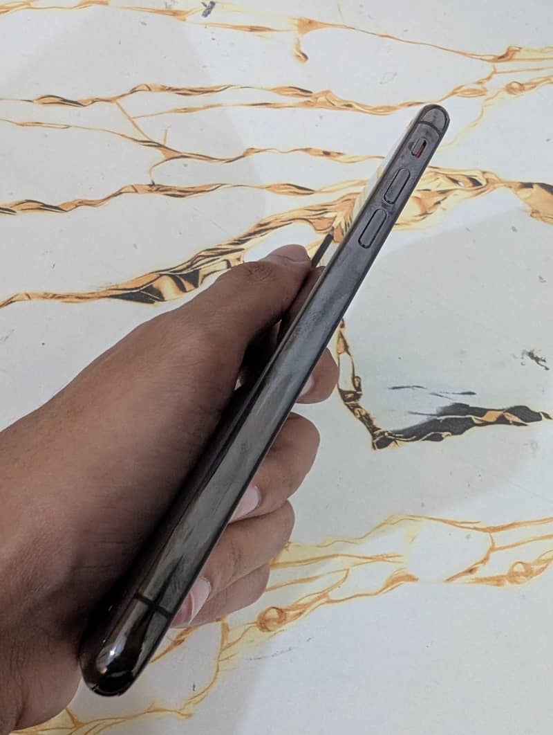 Apple iPhone X 6