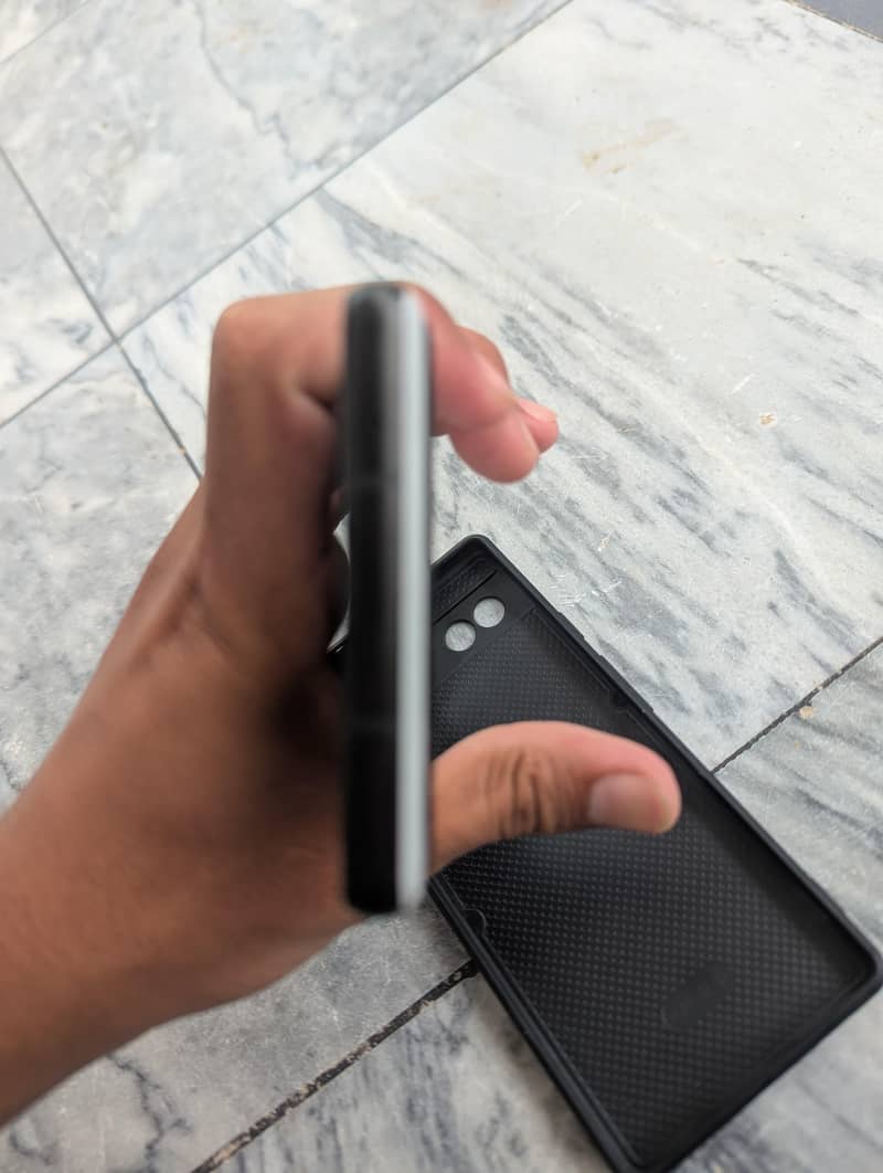 Google Pixel 6a 5