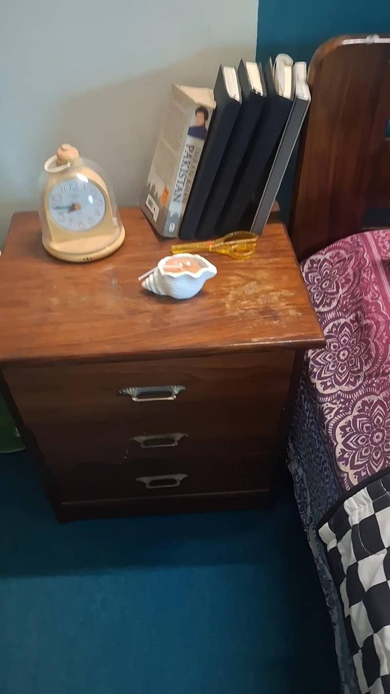 single bed set. 4
