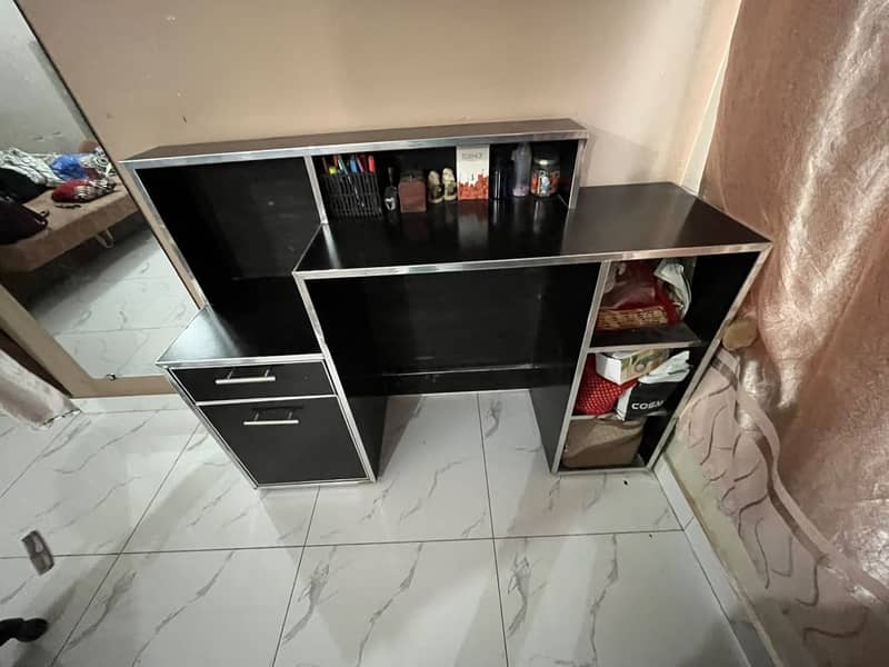 Brand new Study Table 1